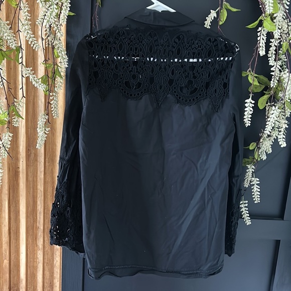 Kobi Halperin Unique Buttondown Dress‎ Shirt with crochet lace details. Size M - Picture 4 of 15